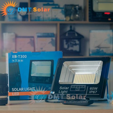 Đèn pha năng lượng mặt trời 60W giá rẻ