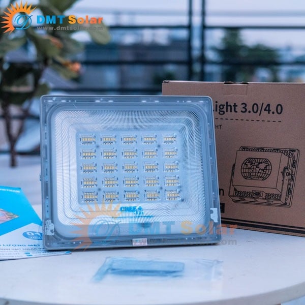 Đèn pha năng lượng mặt trời Euler Energy